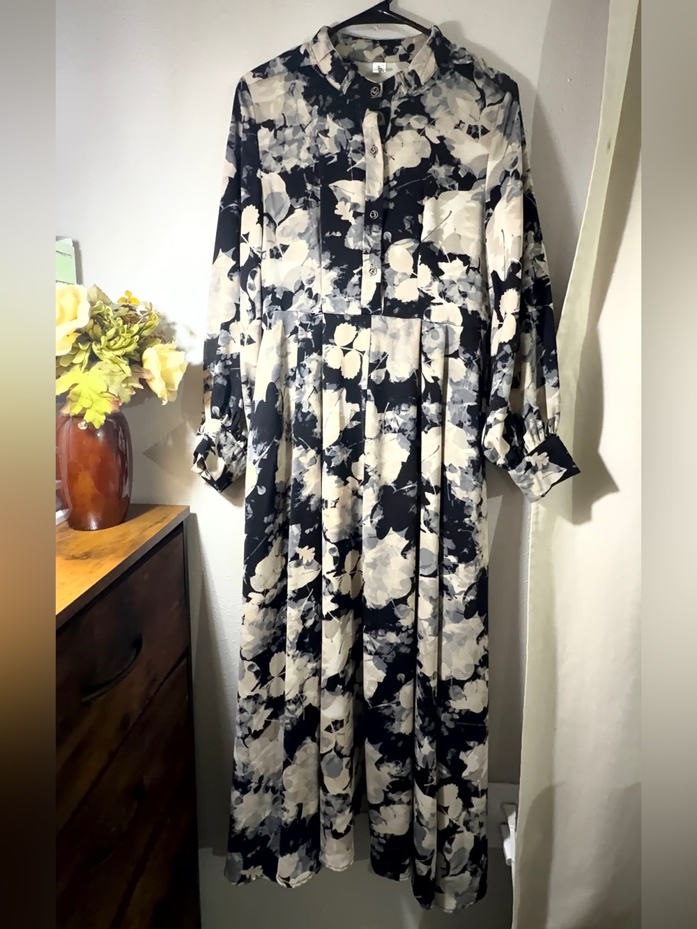 Long Sleeve Floral Print Maxi Dress in Black and Cream